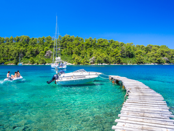 destination-beach-panormos-skopelos.jpg